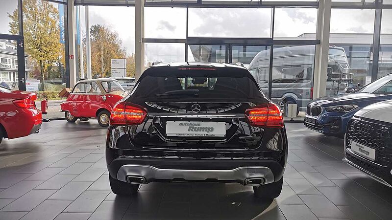 Mercedes-Benz GLA 180 Urban AHK | DAB | RFK