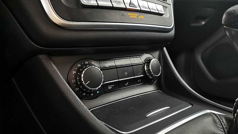 Mercedes-Benz GLA 180 Urban AHK | DAB | RFK