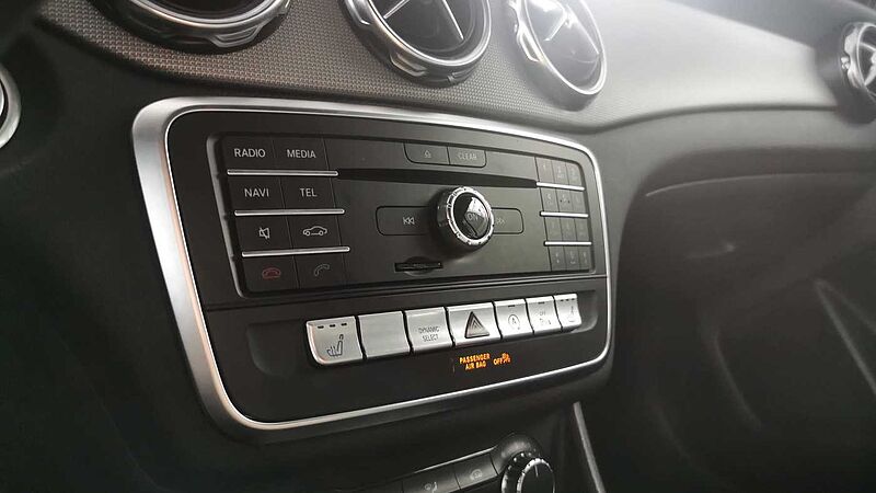 Mercedes-Benz GLA 180 Urban AHK | DAB | RFK