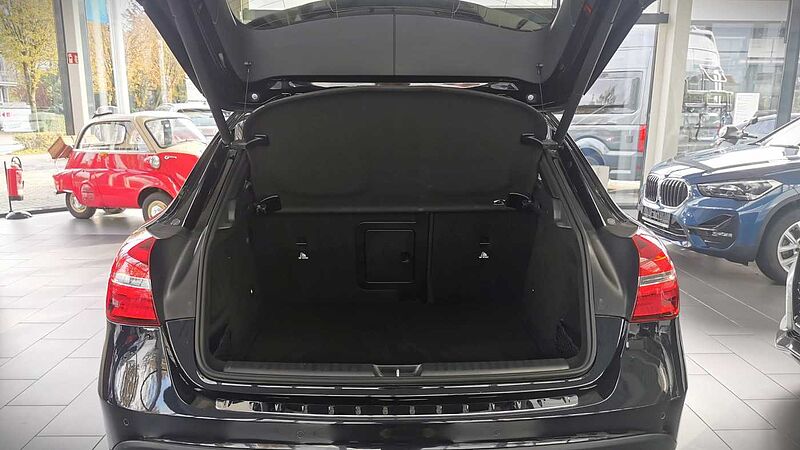 Mercedes-Benz GLA 180 Urban AHK | DAB | RFK