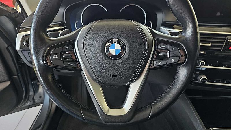 BMW 530i Touring Aut. *Sport Line* AHK | PANO | Navi. Prof.